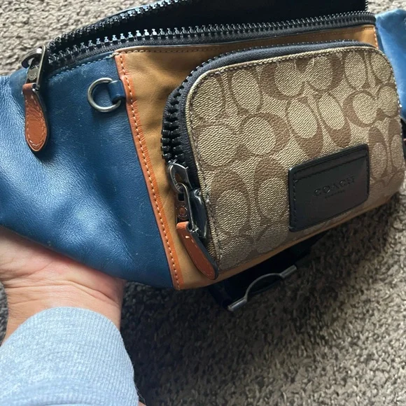 Previously loved Coach Track Belt Bag In Colorblock Signature Canvas - Picture 6 of 10